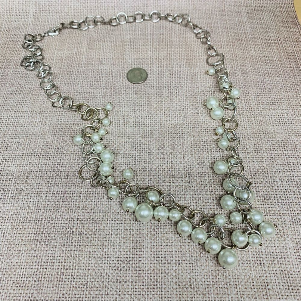 Silver Pearl Dangles Necklace‎
